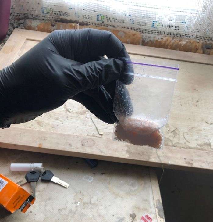 35-річний мешканець Яворівського району організував у себе вдома лабораторію з виготовлення наркотиків (фото)