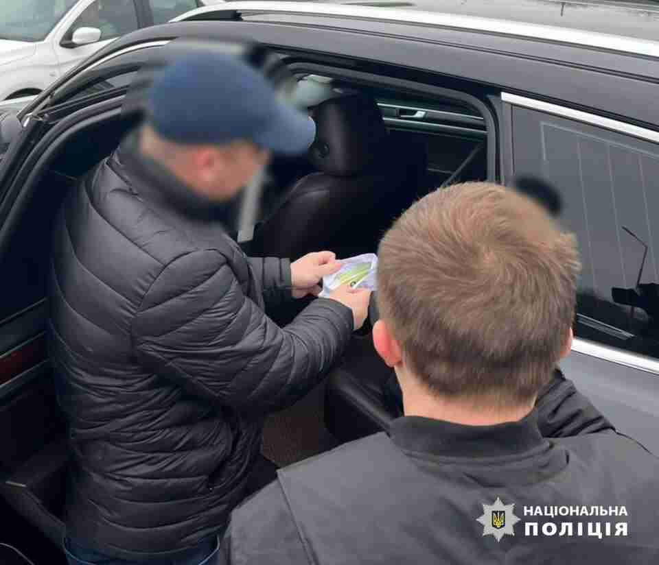 8000 євро за послугу: у Львові затримали «гіда», який переправляв ухилянтів за кордон (ФОТО)