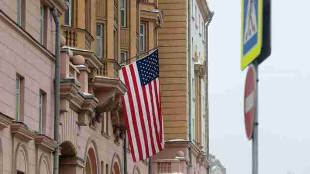 Американські дипломати не ризикують ночувати у Львові