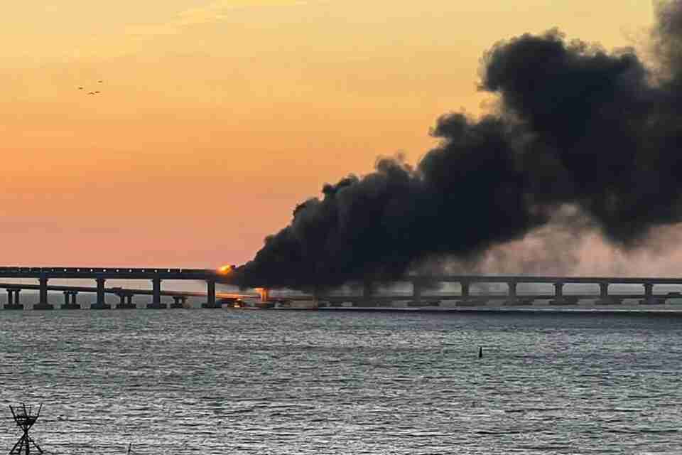 Американські ЗМІ озвучили версію щодо вибухів на Кримському мосту