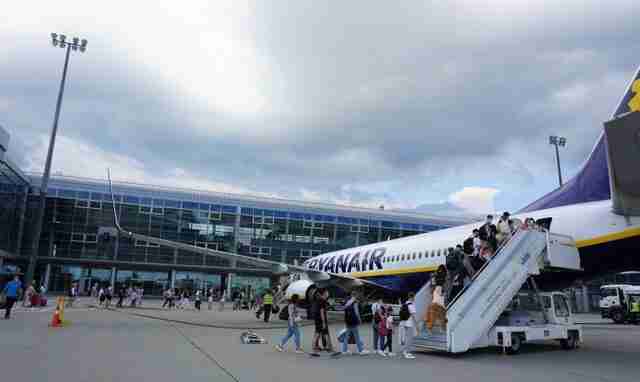 Авіакомпанія Ryanair наймає українських пілотів і бортпровідників, щоб відновити бази в Україні