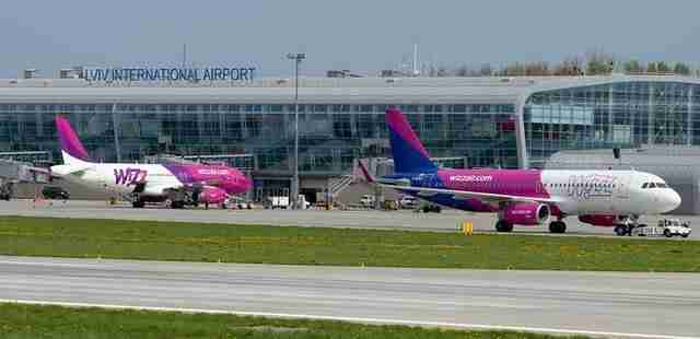 Авіакомпанія Wizz Air виділила для українців 10 тисяч безкоштовних квитків до Великобританії