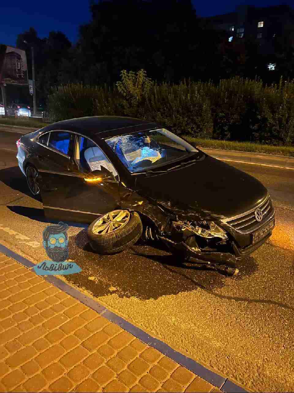 Автівка протаранила іншу: у центральній частині Львова трапилася автотроща з потерпілими (ФОТО/ВІДЕО)