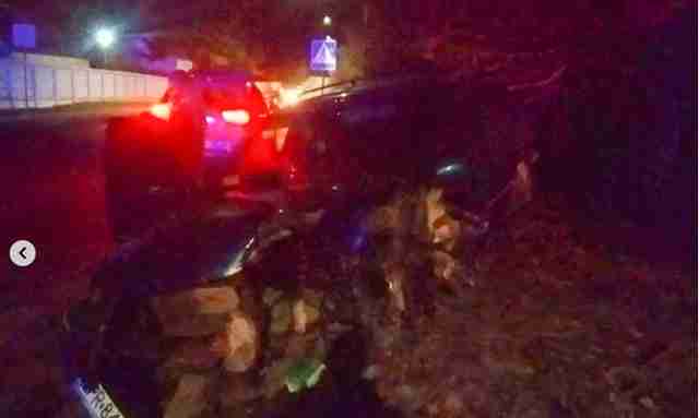 Авто перетворилось на брухт: в Дрогобичі трапилася жахлива автотроща