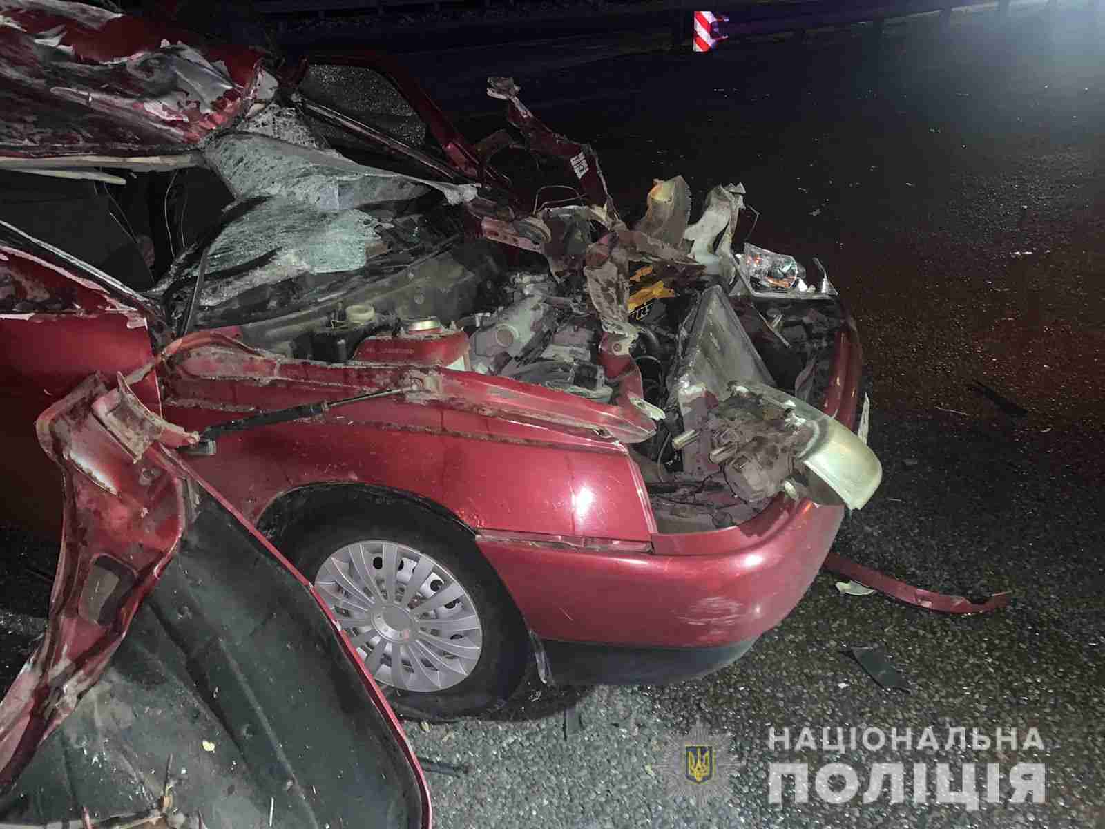 Автомобіль перетворився на брухт: на трасі «Київ-Чоп» п'яний водій вчинив моторошну ДТП (ФОТО)