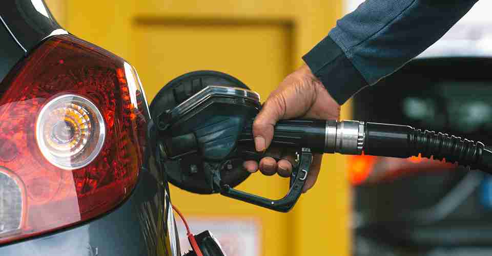 АЗС в Україні можуть переписати ціни на бензин: чого очікувати