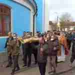 Без масок і дистанції: на Львівщині парафіяни влаштували масову ходу (фото, відео)