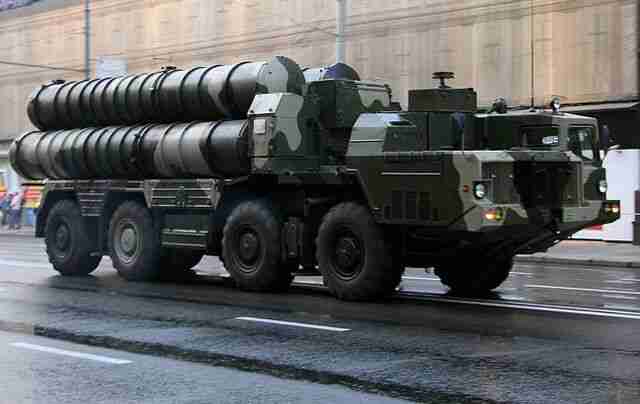 Білорусь перекидає до українського кордону зенітні ракетні комплекси С-300