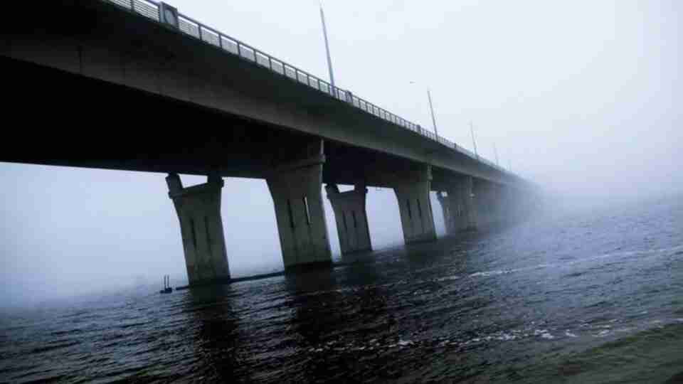 Біля Антонівського мосту ліквідовано буксир  та пошкодили два плавзасоби - ОК «Південь»