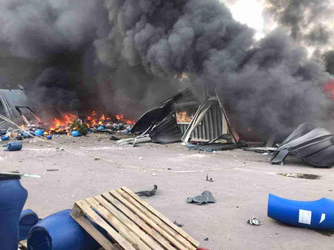 Біля Києва сталася пожежа на місці падіння збитої ракети (ФОТО)