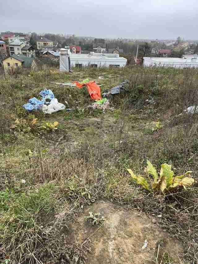 Біля Львова виявили несанкціоноване сміттєзвалище (ФОТО)