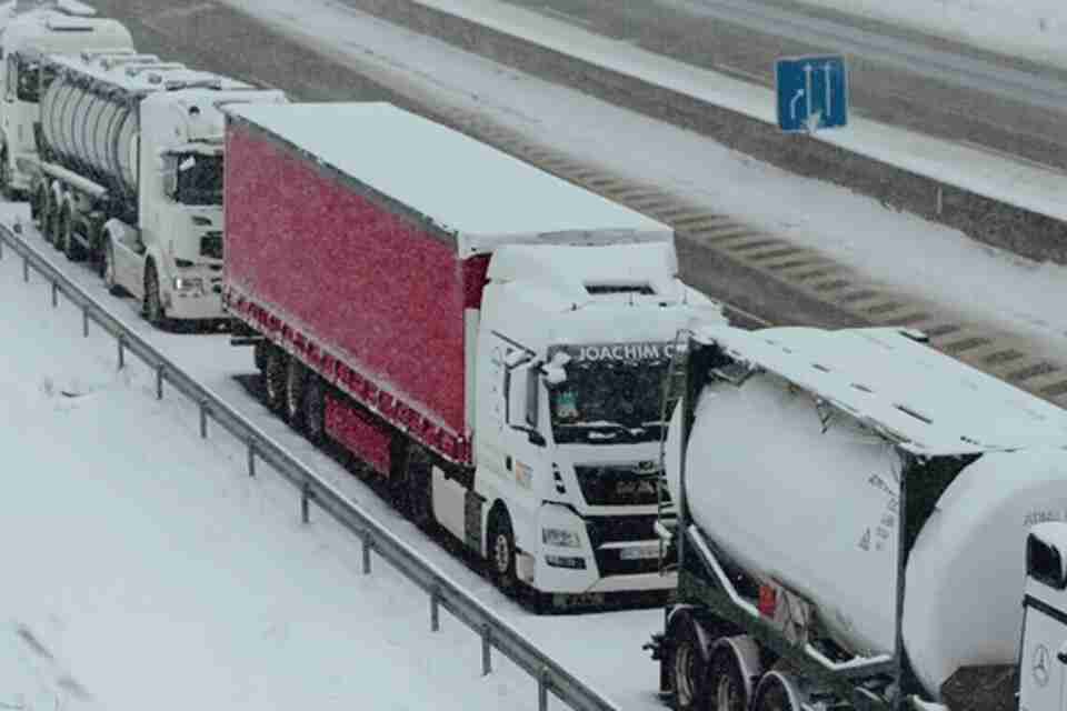 Блокада на кордоні: частково відновлено пропуск вантажівок із України до Словаччини
