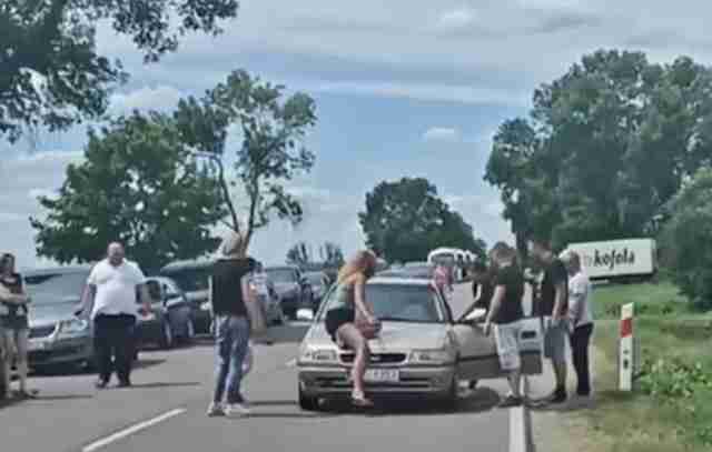 Черги на кордоні: водійка у Зосині влаштувала масштабну ДТП
