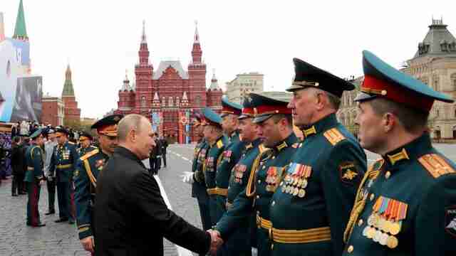 Чому росія скасовує паради до Дня перемоги - британська розвідка