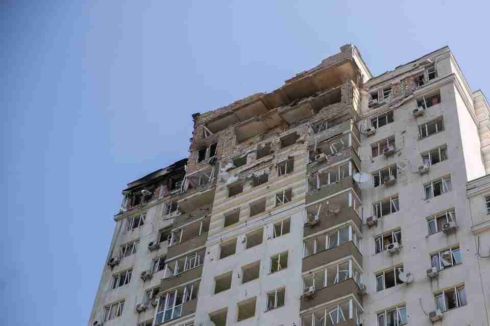 Цікавість згубила: Загибла в Києві жінка вийшла на балкон подивитися, як працює ППО