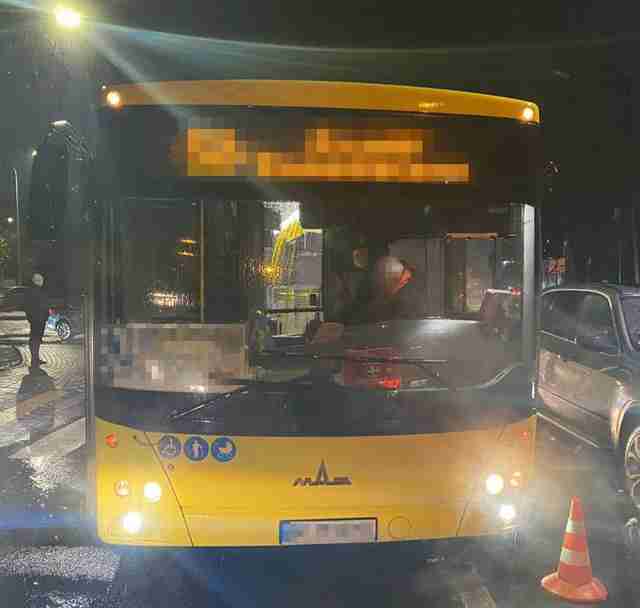 Дитина в реанімації: у Львові водій автобуса збив хлопчика (ФОТО)