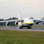 До Львівського аеропорту завітав легендарний транспортний літак Ан-124 «Руслан» (фото)