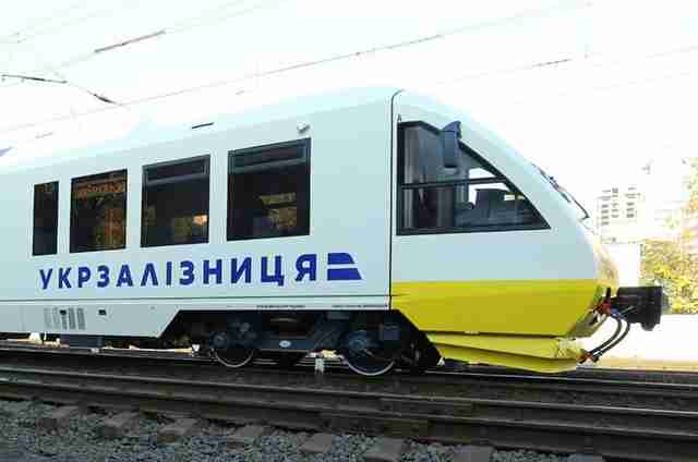 До уваги пасажирів: «Укрзалізниця» змінює маршрут потяга Харків - Франківськ