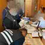 Допомагав ухилитися від військової служби: на Львівщині викрили на хабарі керівника медзакладу (фото)