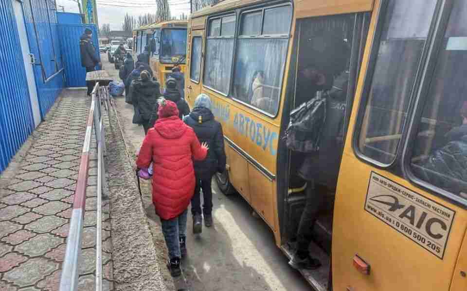 Евакуація мирного населення на Донеччині