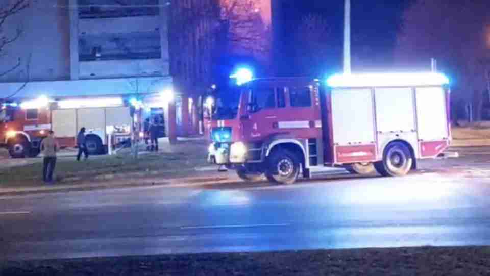 Евакуйовано кілька поверхів: вночі у Львові в гуртожитку трапилася пожежа (ВІДЕО)