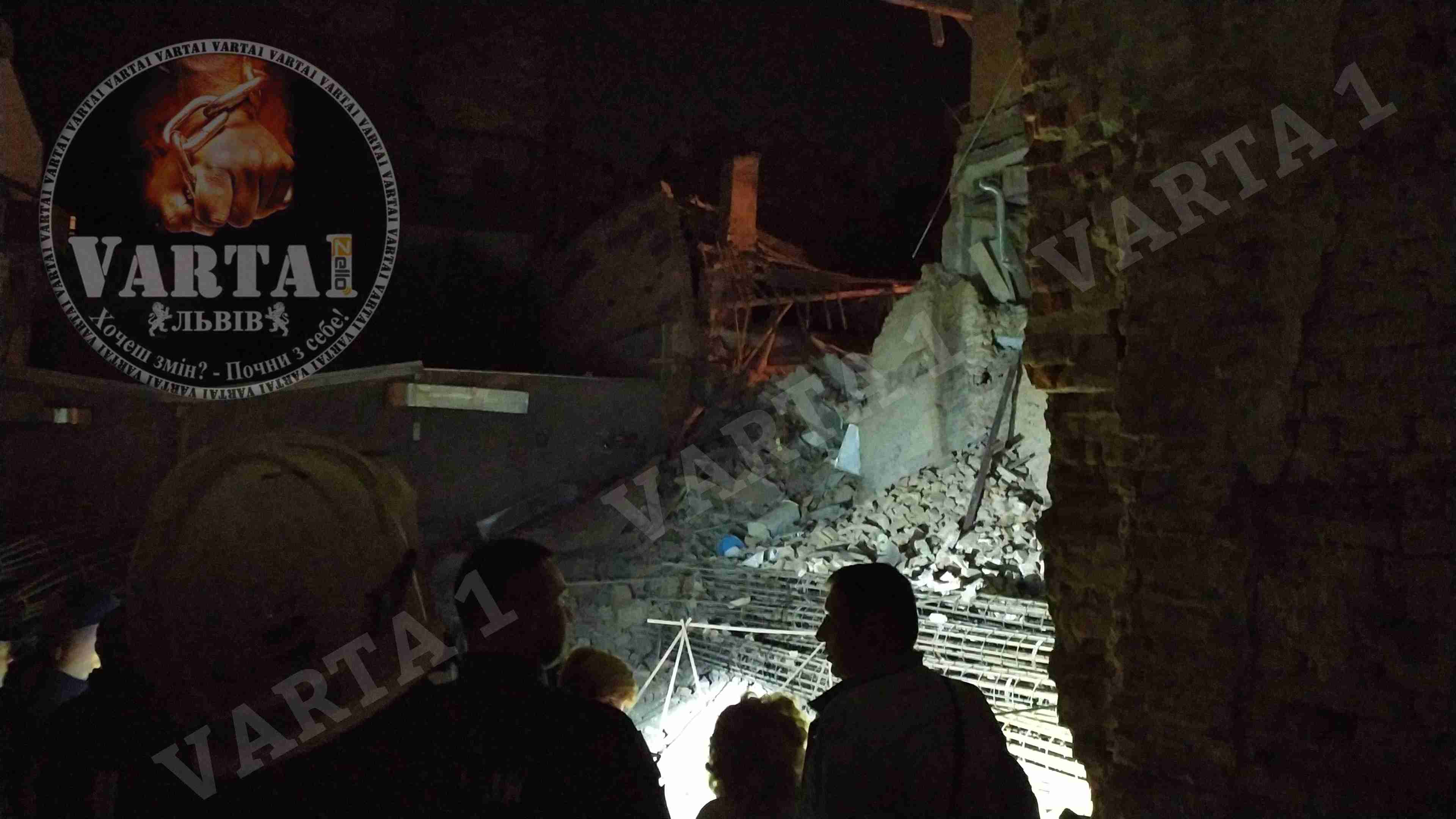 «Евакуювали за мить до»: подробиці обвалу будинку у Львові від рятувальників (ВІДЕО)