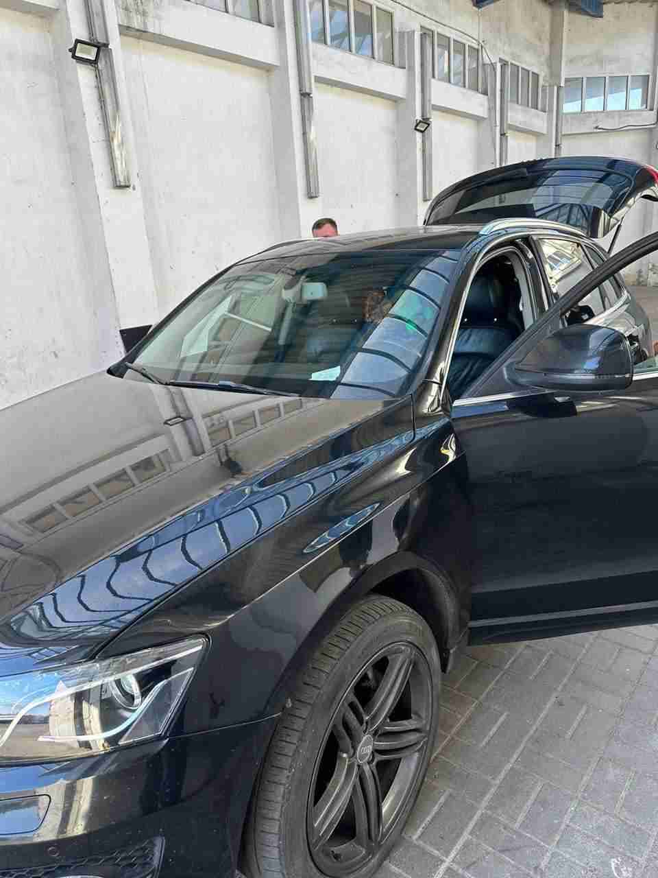 «Фонд не знав, бо то сюрприз»: мешканець Львівщини намагався ввезти Audi Q5 як гуманітарку (ФОТО)