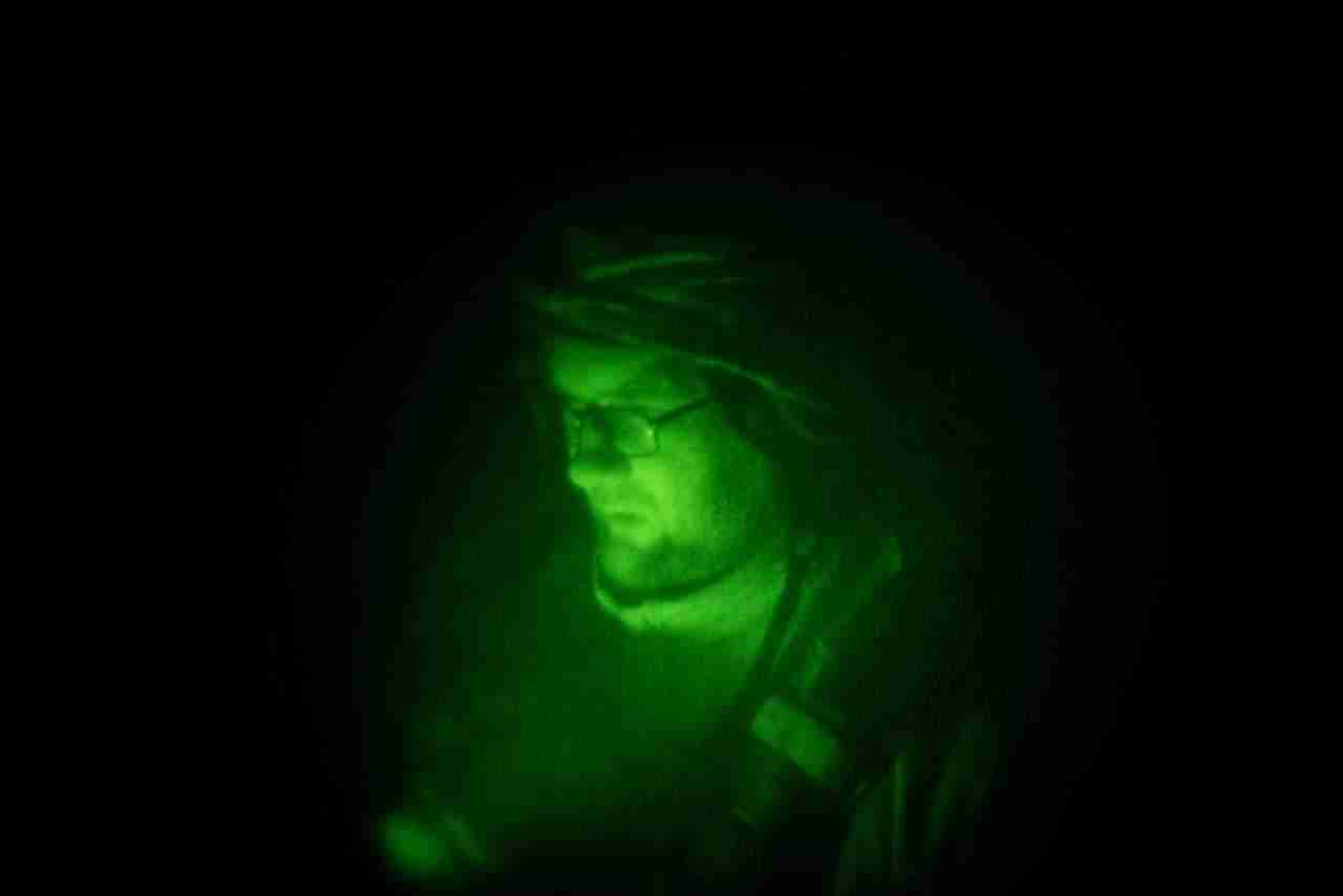 Фото із нічного життя 24 ОМБр імені короля Данила (ФОТОРЕПОРТАЖ)