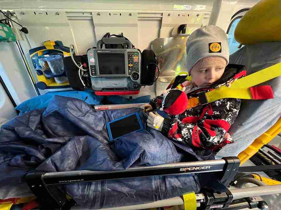 «Гатили по машинах із білими прапорами з гранатометів»: історія 5-річного хлопчика, який отримав важкі травми через напад окупантів (ФОТО)