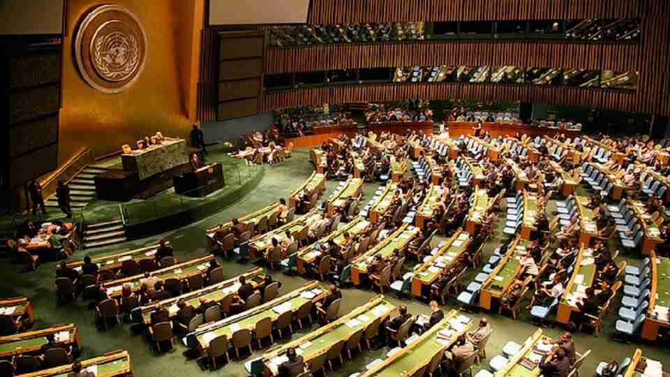 Генасамблея ООН вимагає від Росії припинити війну в Україні