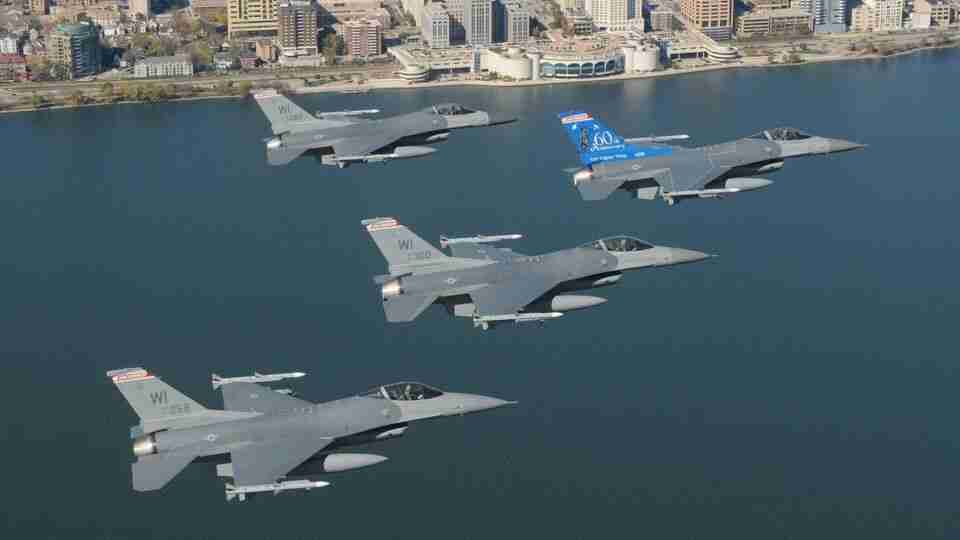 Генерал США сказав, що Україна незабаром отримає винищувачі F-16