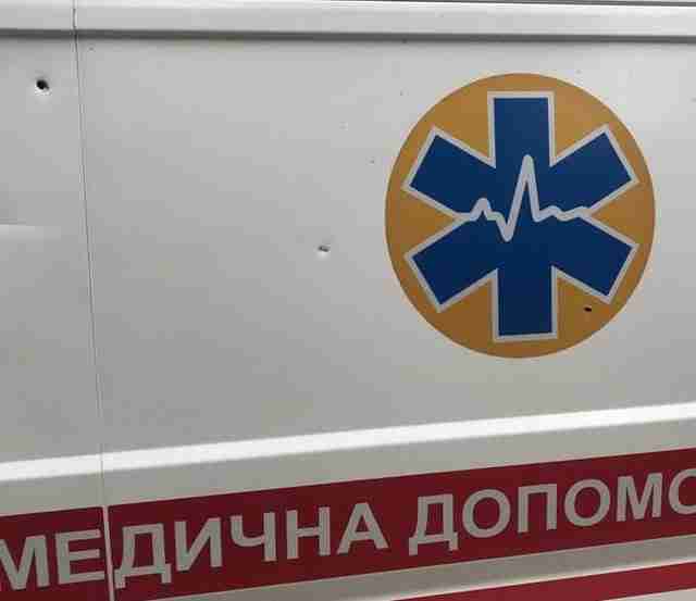 Героїчний вчинок: на Харківщині автомобіль «швидкої допомоги» потрапив під обстріл, поранено фельдшера