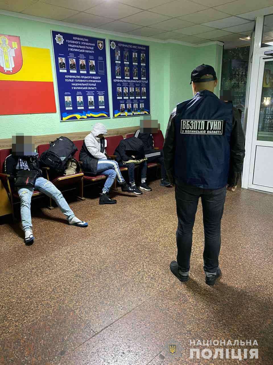 Групу нелегальних мігрантів викрили у Луцьку (фото)