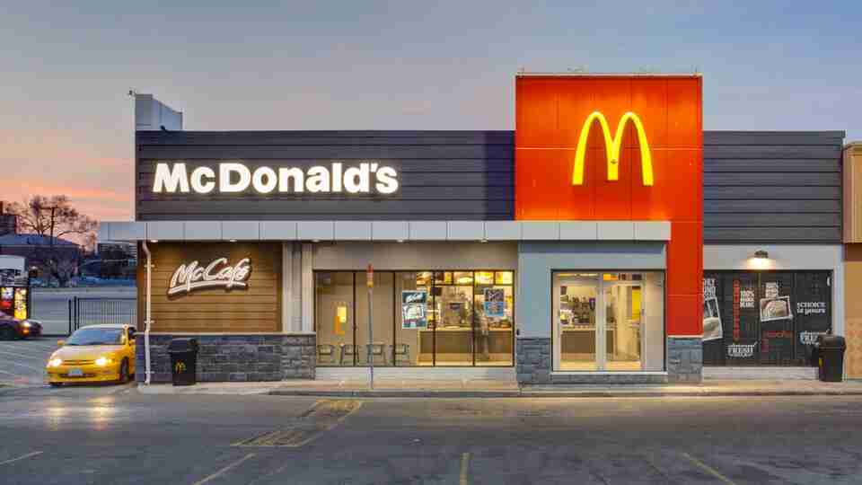 Івано-Франківський суд виніс вирок кур'єру за недоставлене замовлення з McDonald's