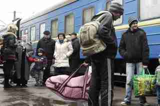 Керівник Львівської ОВА повідомив, скільки переселенців зараз проживають в області