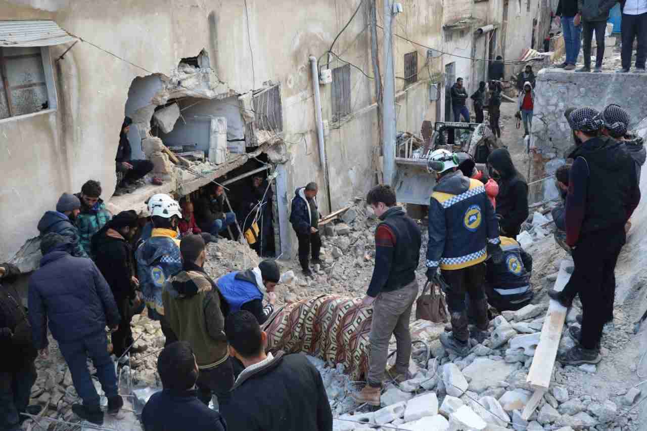 Кількість жертв землетрусу у Туреччині та Сирії перевалила за 15 тисяч людей