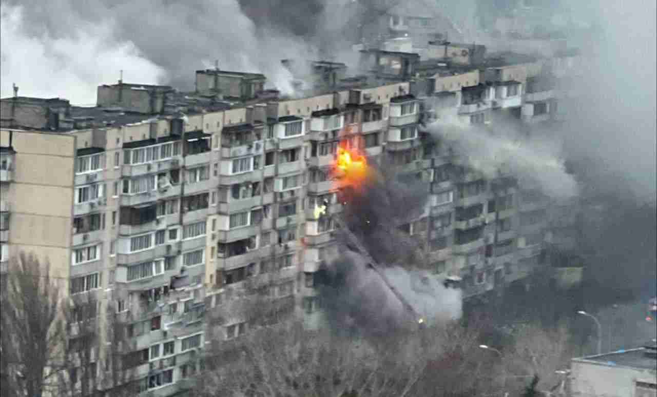 Київ перебуває під масованою атакою російських «Кинджалів»: є постраждалі