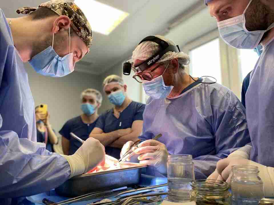 Легенда світової трансплантології провів успішну пересадку  нирки у Львові (ФОТО)