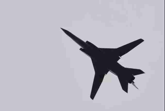 Летів у бік Ростова: поблизу Маріуполя під час польоту спалахнув російський літак