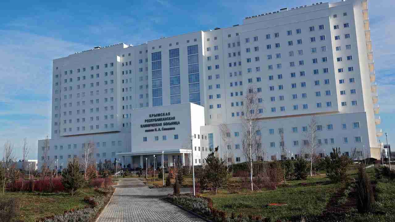 Лікарні для окупантів: у Криму припинено прийом цивільних