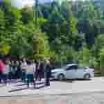 Ліквідували школу: на трасі «Татарів - Кам’янець-Подільський» люди перекрили дорогу (ФОТО)