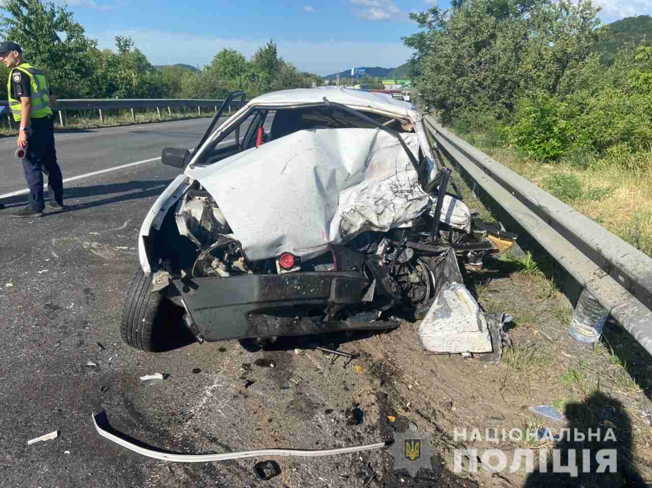 Моторошна ДТП біля Мукачева: водій загинув,ще троє госпіталізованих (фото)