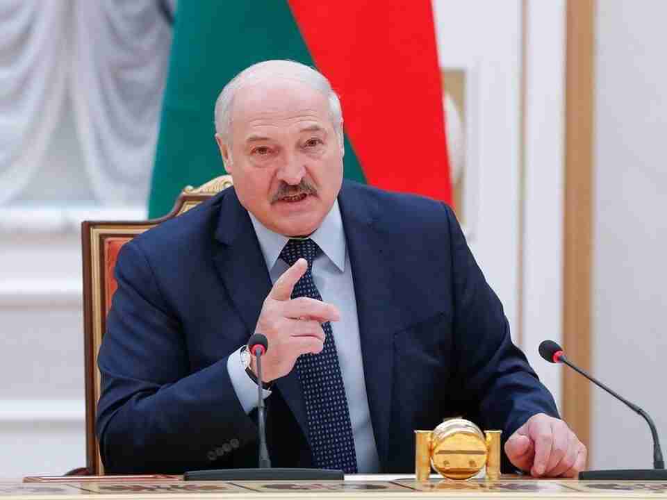 Лукашенко побажав Україні «мирного неба»