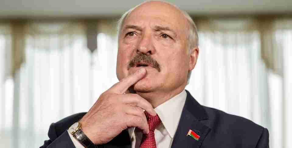Лукашенко «відкрив очі» і більше не бачить загрози нападу  України  «із чотирьох позицій»