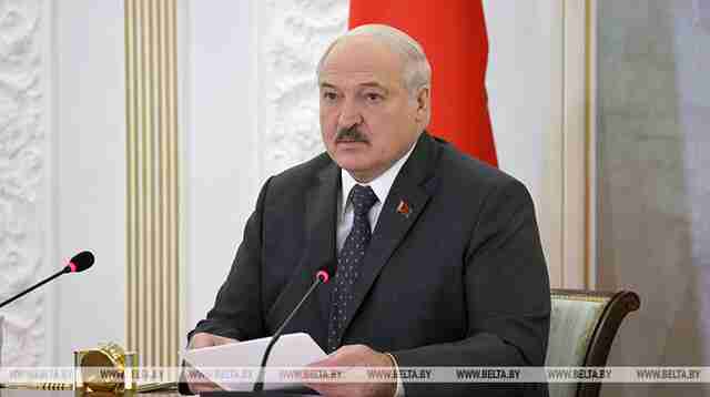 Лукашенко вимагає участі у переговорах між Україною і РФ