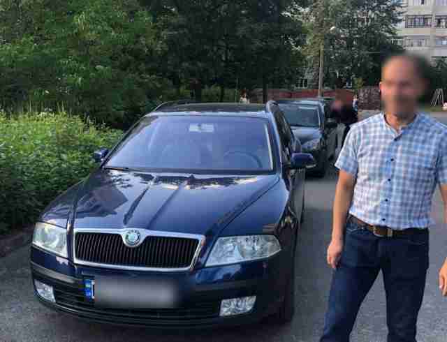 Львів’янин забув де припаркувався і заявив про крадіжку авто