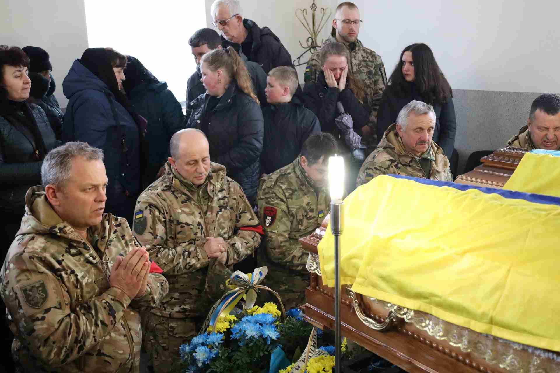 Львівщина на колінах зустріла двох загиблих Героїв (ФОТО)