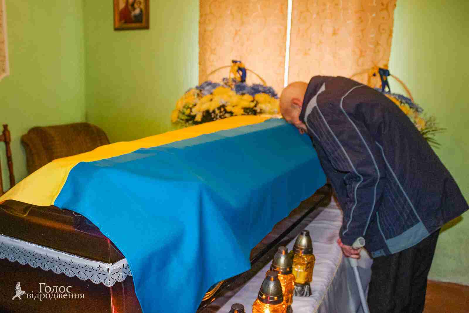 Львівщина зустріла військовослужбовця, який загинув у важких боях захищаючи Україну (ФОТО)