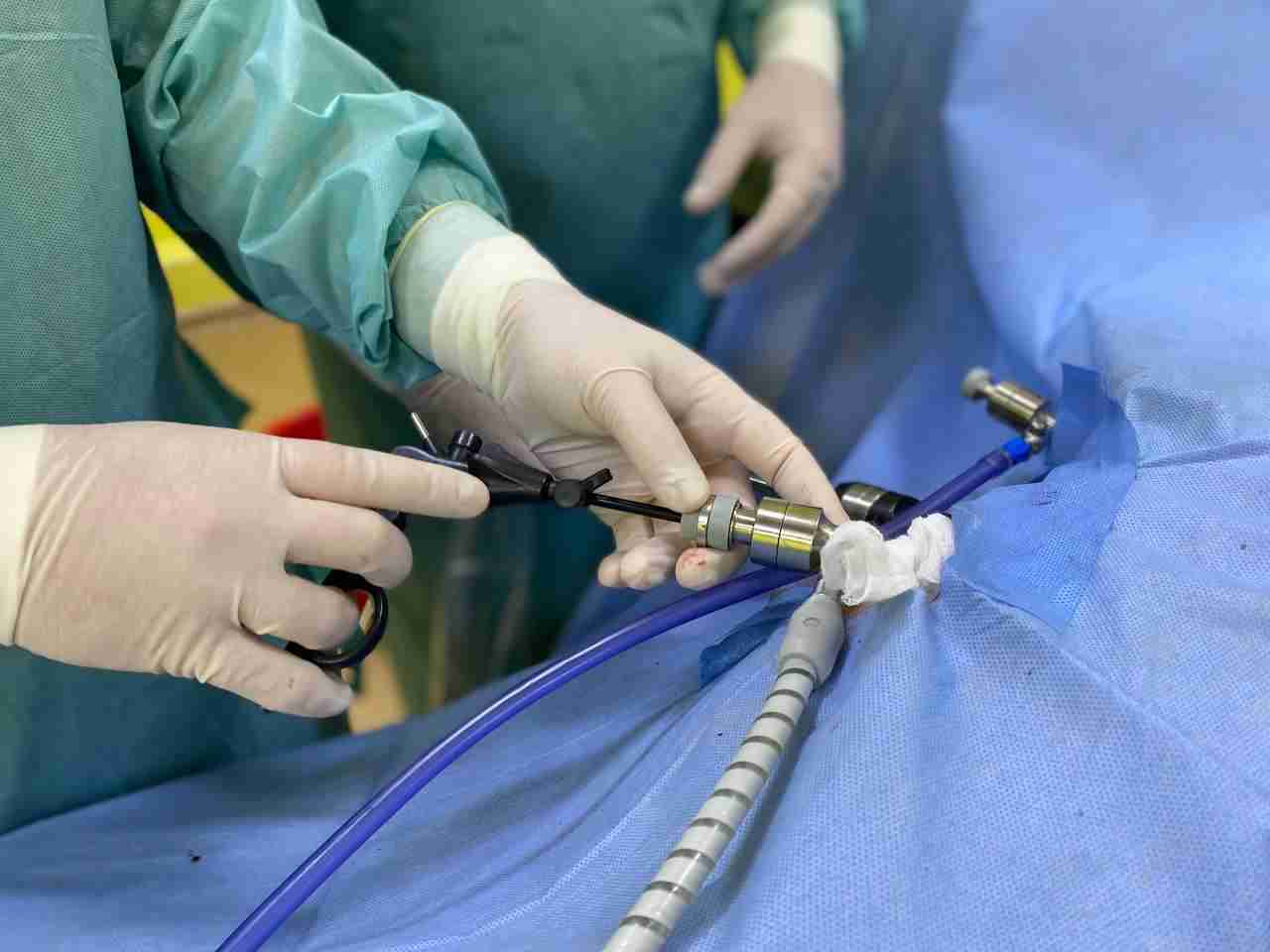 Львівські медики лише за три проколи провели складну операцію молодій дівчині (ФОТО)