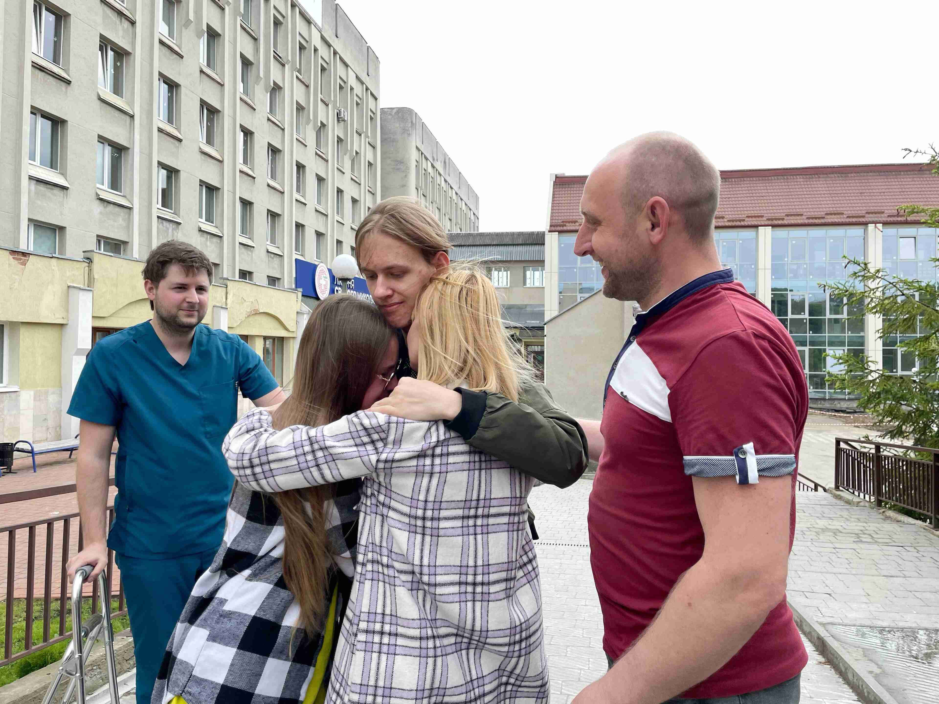 Львівські медики повернули до життя підлітка після жахливої ДТП (ФОТО)